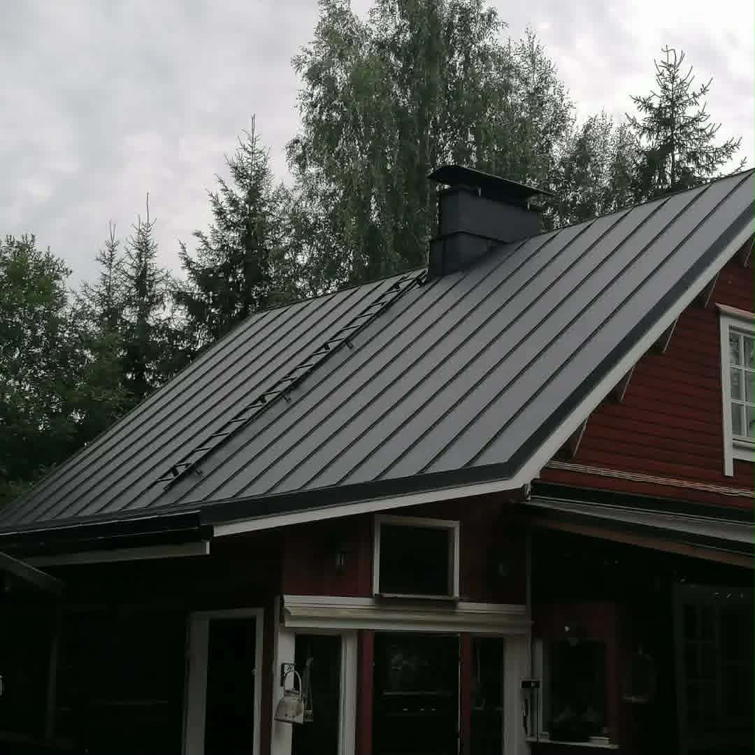 Omakotitalon konesaumakatto